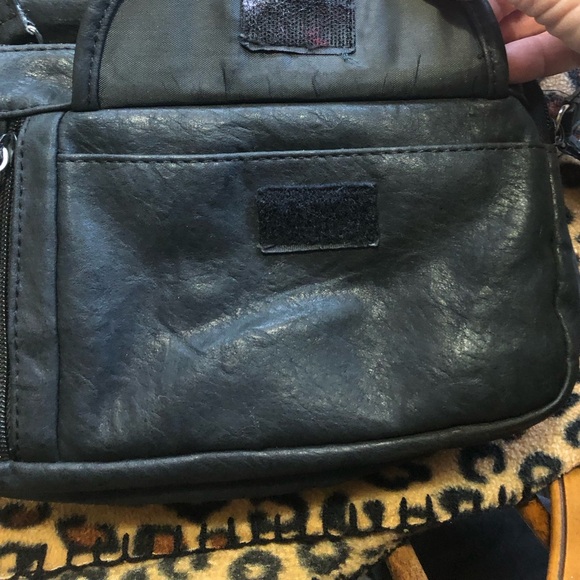 Multi Sac Black Faux Leather Multi Pocket Multi Compartment Crossbody Purse - Picture 3 of 11